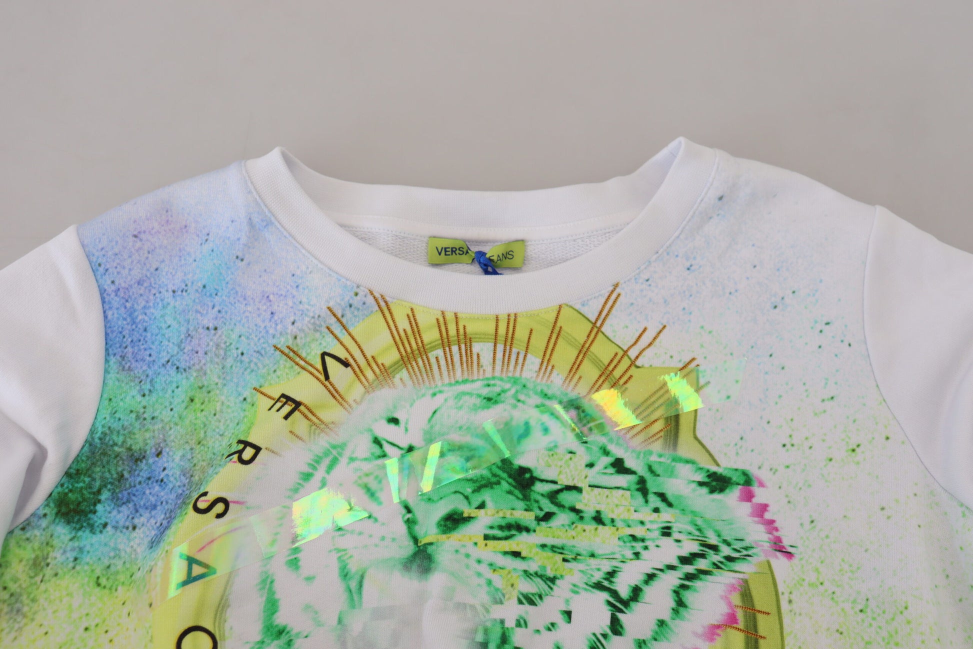 White Graphic Print Long Sleeves Sweater